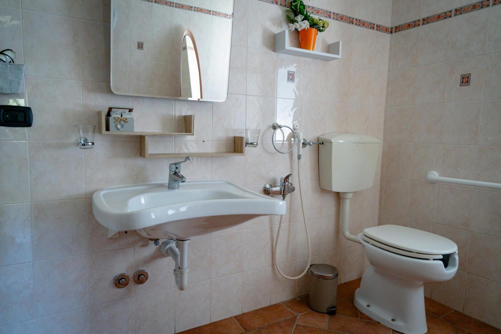 L'Antico Gabbiano B&B Сан-Кашиано-ин-Валь-ди-Пеза Экстерьер фото